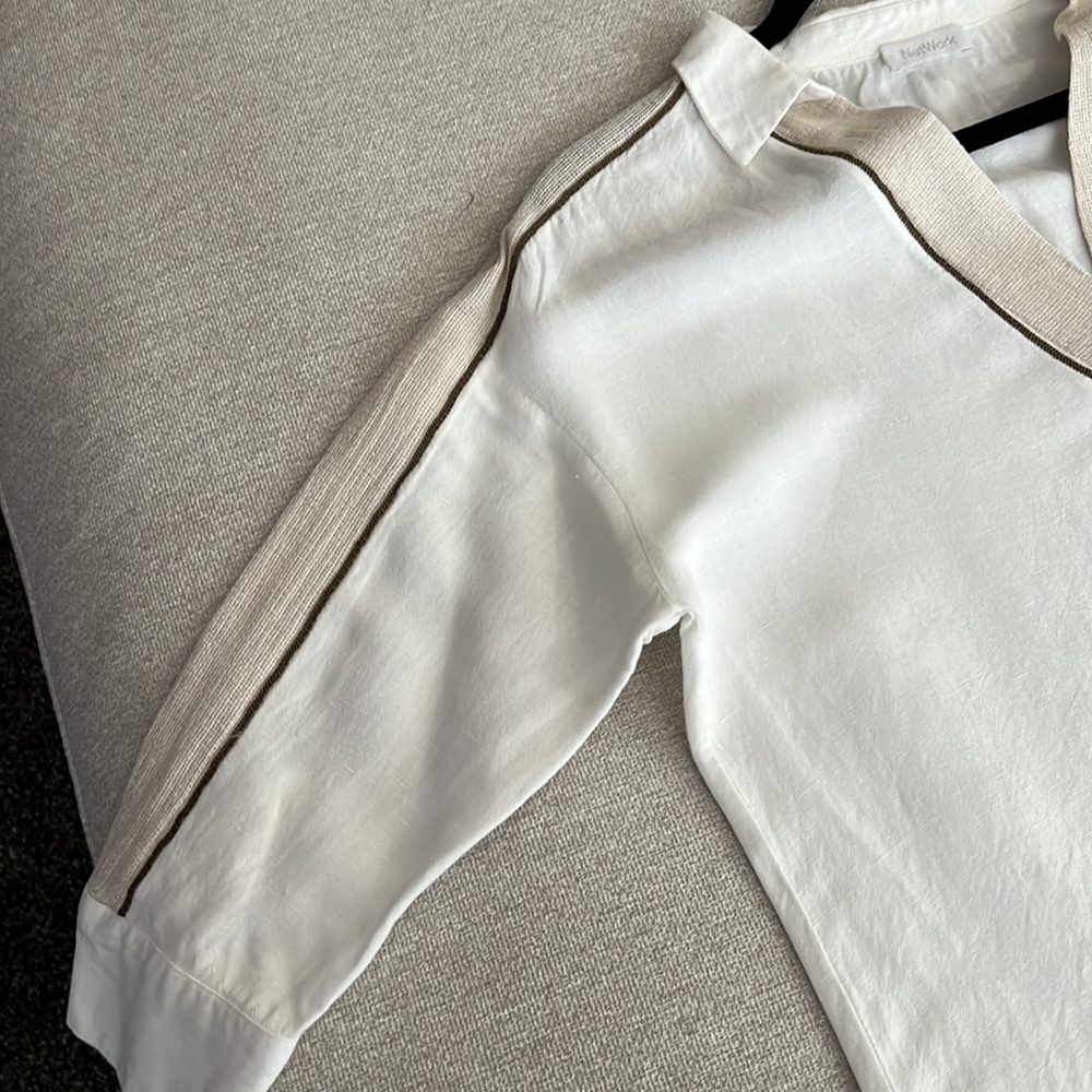 Size small top, - Picture 3 of 4